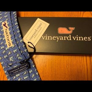 NWT Vineyard Vines 100% imported silk tie